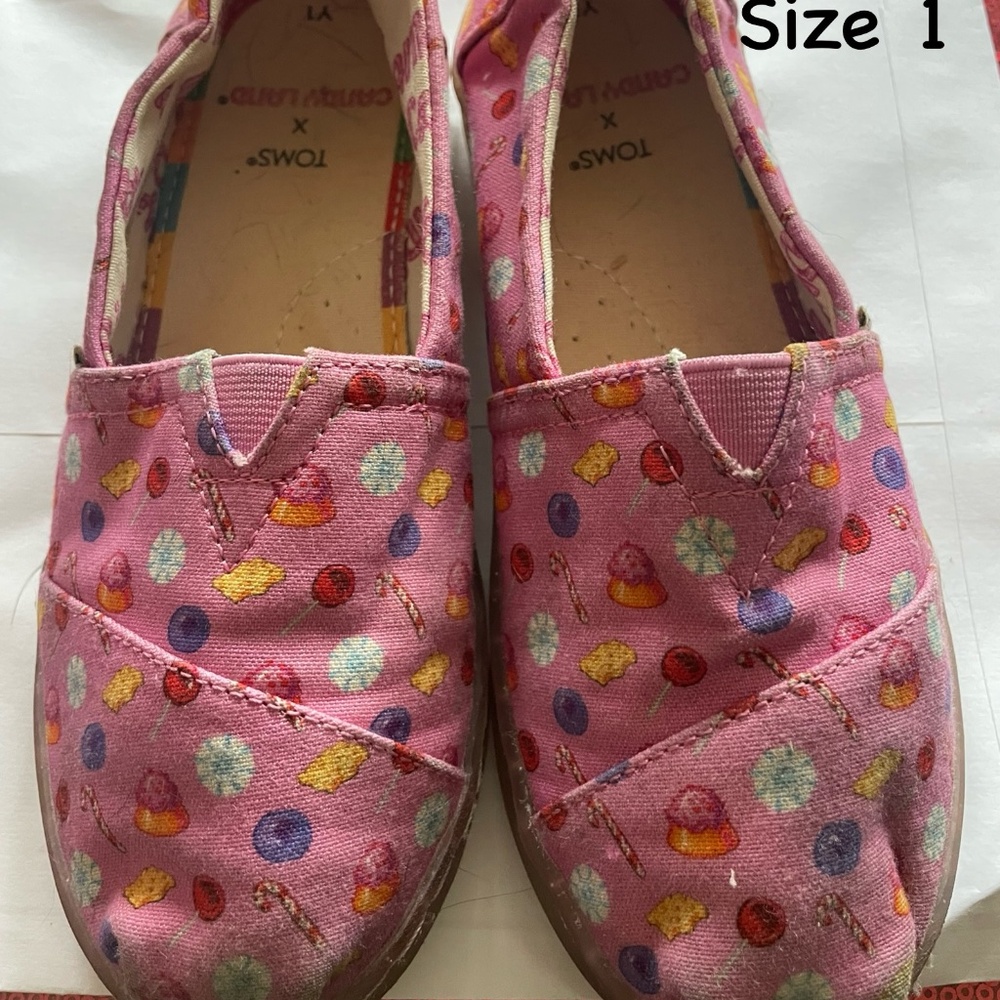 Girls size 1 Candyland Toms